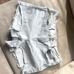 AMERICAN EAGLE SIZE 10 LIGHT BLUE JEANS SHORTS!!